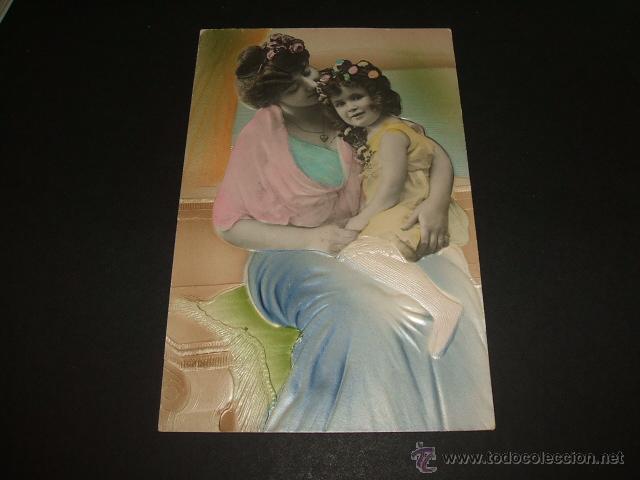 Postales: MADRE E HIJA POSTAL EN RELIEVE - Foto 1