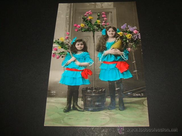 Postales: NI&Ntilde;AS CON FLORES POSTAL ANTIGUA - Foto 1