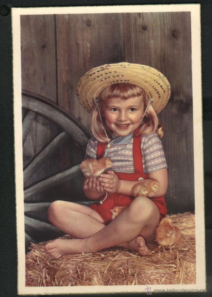Postales: NI&Ntilde;A CO POLLUELOS - Foto 1