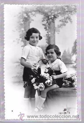 Postales: TARJETA POSTAL DE NI&Ntilde;AS CON CANASTO DE FLORES. - Foto 1