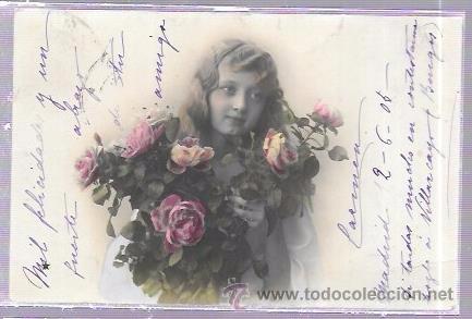 Postales: TARJETA POSTAL DE NI&Ntilde;A CON RAMOS DE ROSAS. - Foto 1