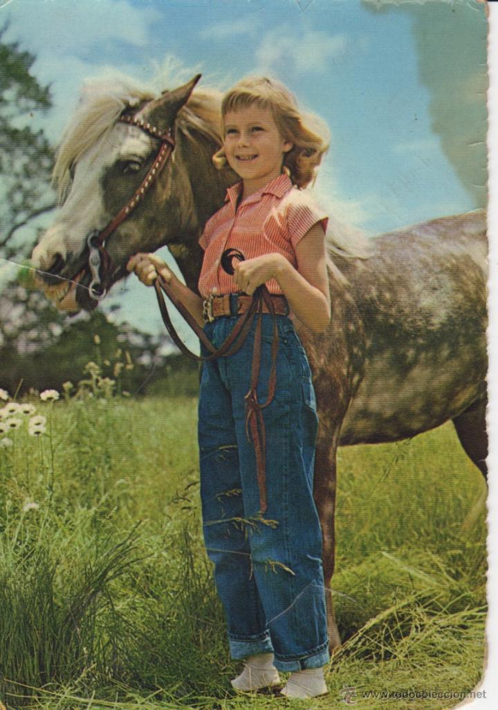 Postales: postal de una ni&ntilde;a con caballo - Foto 1