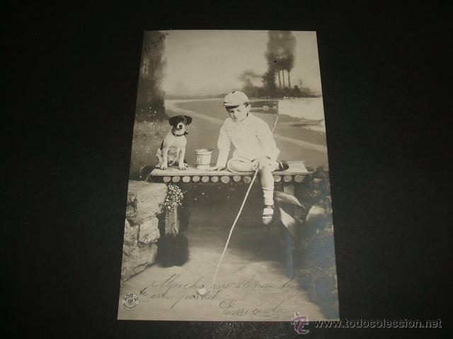 Postales: NI&Ntilde;O PESCANDO CON PERRO POSTAL ANTIGUA - Foto 1