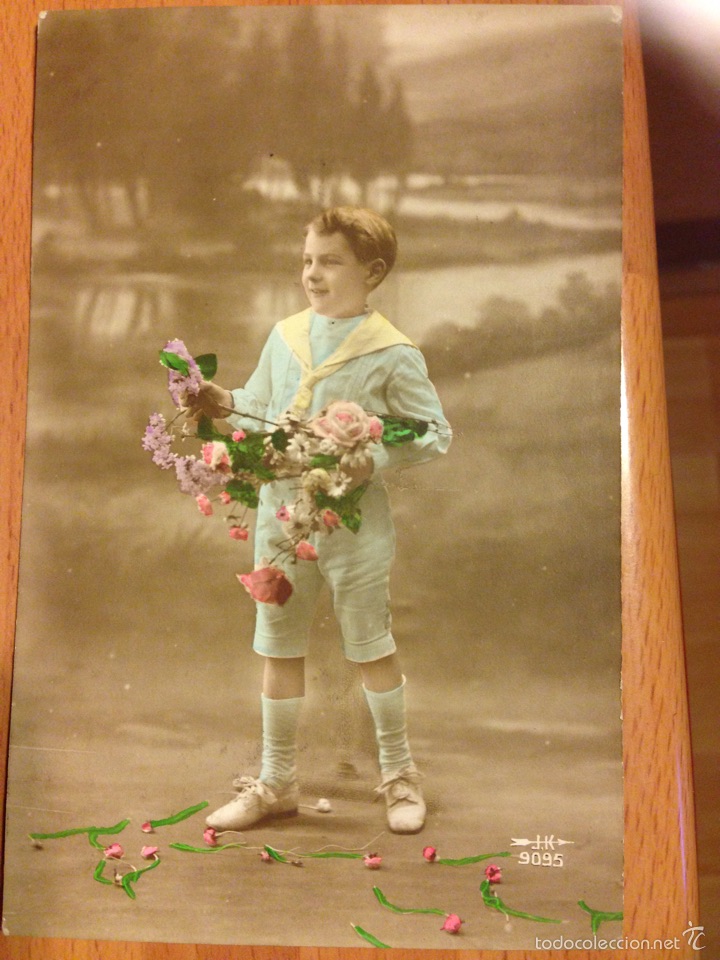 Postales: Antigua postal ni&ntilde;o con flores - Foto 1