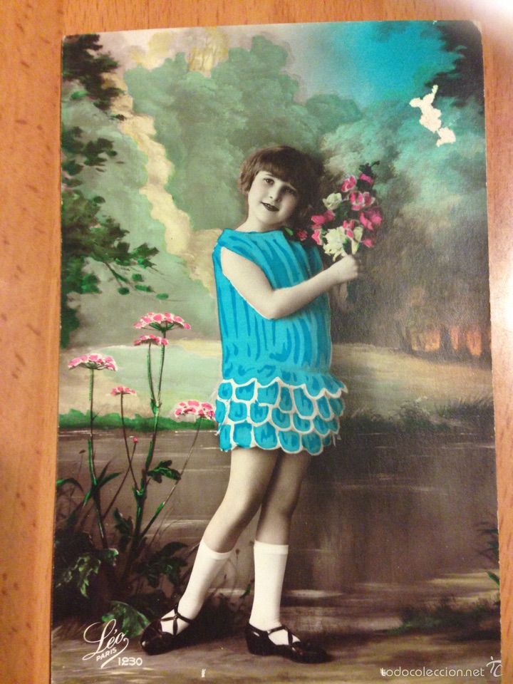 Postales: Antigua postal ni&ntilde;a con flores - Foto 1