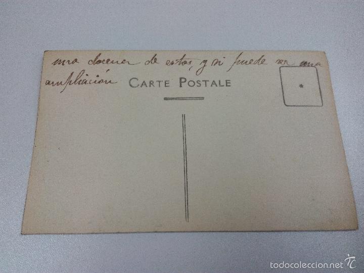 Postales: POSTAL ANTIGUA . NI&Ntilde;AS DE COMUNION POSANDO - Foto 2
