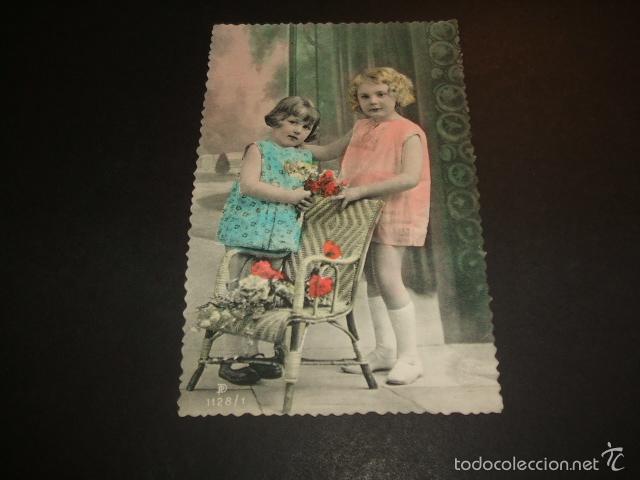 Postales: NI&Ntilde;AS CON FLORES POSTAL - Foto 1