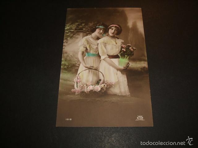 Postales: NI&Ntilde;AS CON FLORES POSTAL - Foto 1