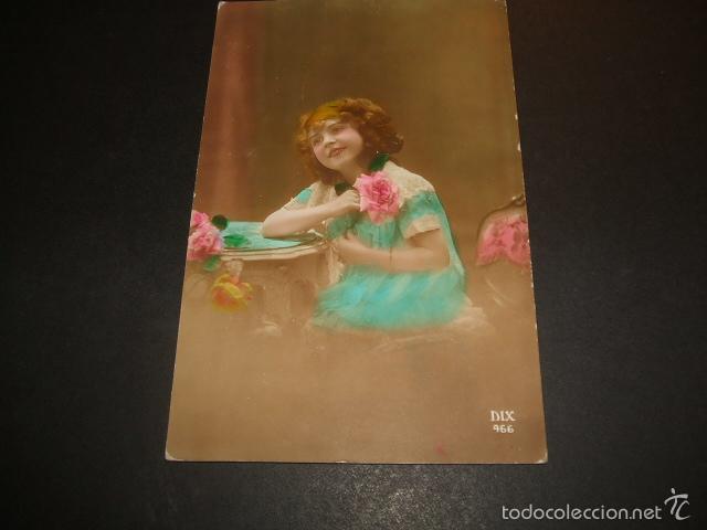 Postales: NI&Ntilde;A CON FLORES POSTAL - Foto 1