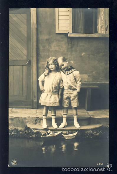 Postales: Postal romantica de ni&ntilde;os: Contemplando barcos de papel (num.3473) - Foto 1
