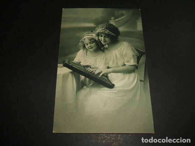 Postales: NI&Ntilde;AS TOCANDO INSTRUMENTO POSTAL - Foto 1