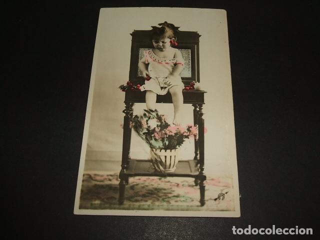 Postales: NI&Ntilde;A CON FLORES POSTAL - Foto 1