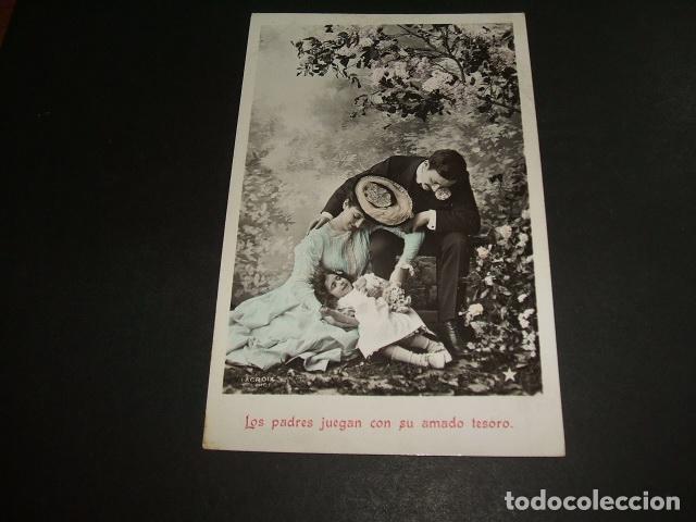 Postales: PADRES CON NI&Ntilde;A POSTAL ANTIGUA - Foto 1