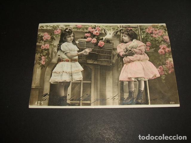Postales: POSTAL NI&Ntilde;AS CON PALOMAS HACIA 1908 - Foto 1