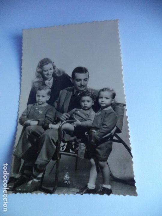 Postales: PRECIOSA POSTAL DE NI&Ntilde;OS CON SUS PADRES - Foto 1