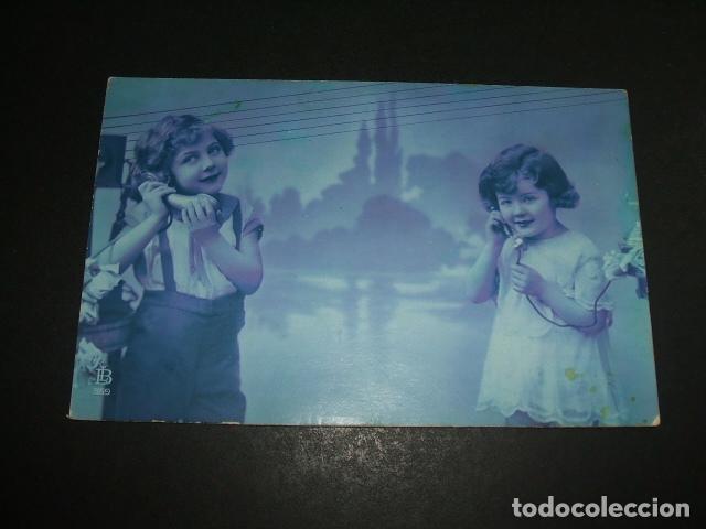 Postales: NI&Ntilde;OS CON TELEFONO POSTAL - Foto 1