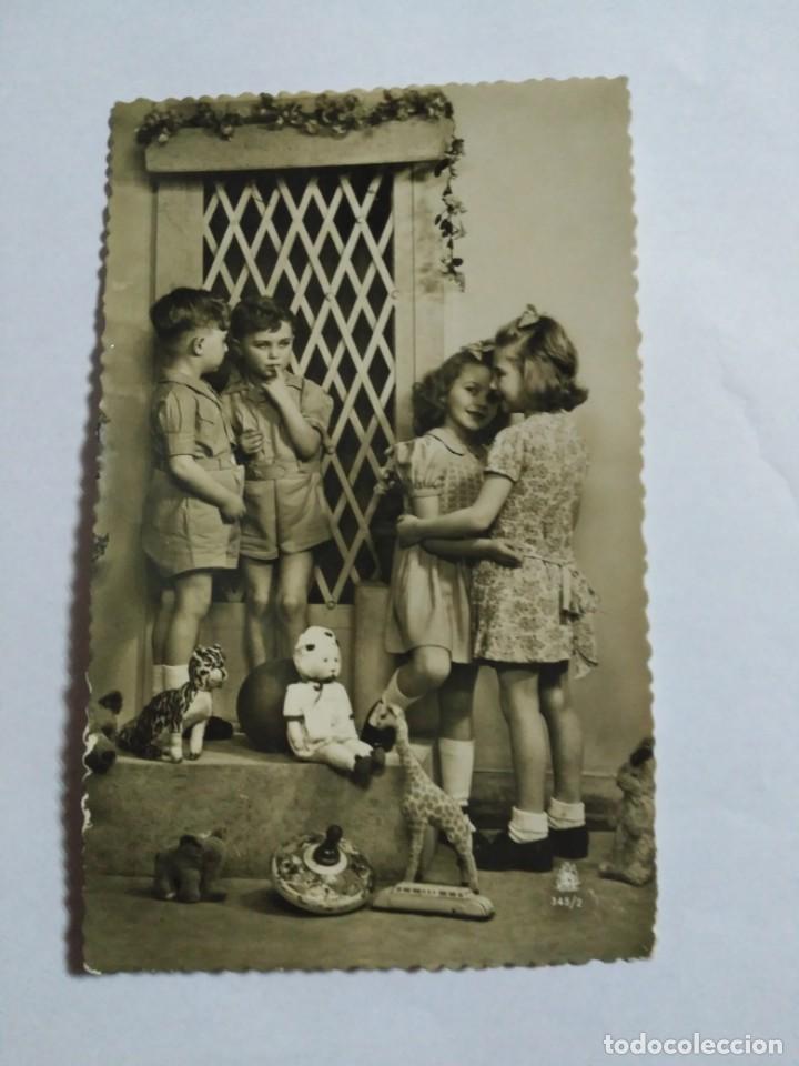 Postales: Foto postal ni&ntilde;os con juguetes - Foto 1