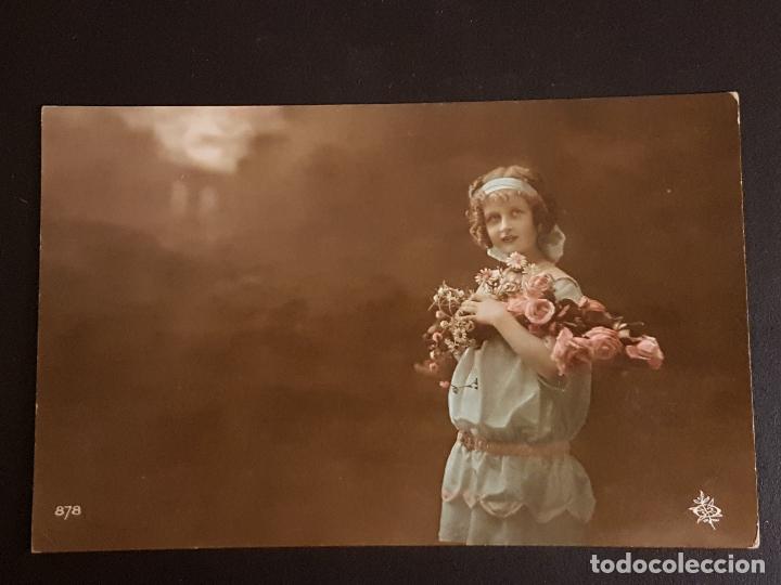 Postales: NI&Ntilde;A CON FLORES POSTAL - Foto 1