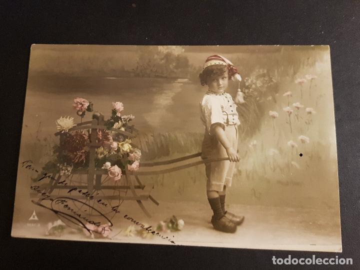 Postales: NI&Ntilde;O CON FLORES POSTAL - Foto 1