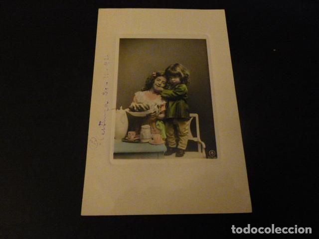 Postales: POSTAL JOVEN CON NI&Ntilde;O MESA DE TE - Foto 1