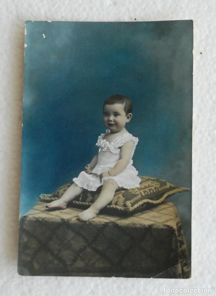 Postales: ANTIGUA TARJETA POSTAL NI&Ntilde;A SENTADA EN COJ&Iacute;N - A&Ntilde;O 1909 - SIN CIRCULAR