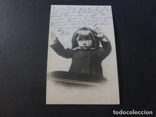 Postales: NI&Ntilde;A CON MANOS ARRIBA POSTAL - Foto 1