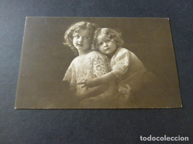Postales: DOS NI&Ntilde;AS ABRAZADAS POSTAL - Foto 1