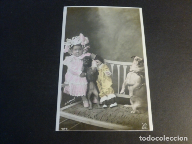 Postales: NI&Ntilde;A JUGANDO CON PERROS Y MU&Ntilde;ECA POSTAL - Foto 1