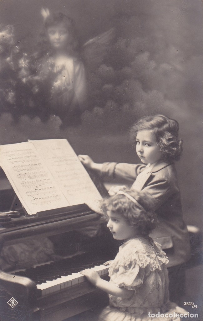 Postales: Ni&ntilde;as tocando el piano circulada 1914 Barcelona - Foto 1