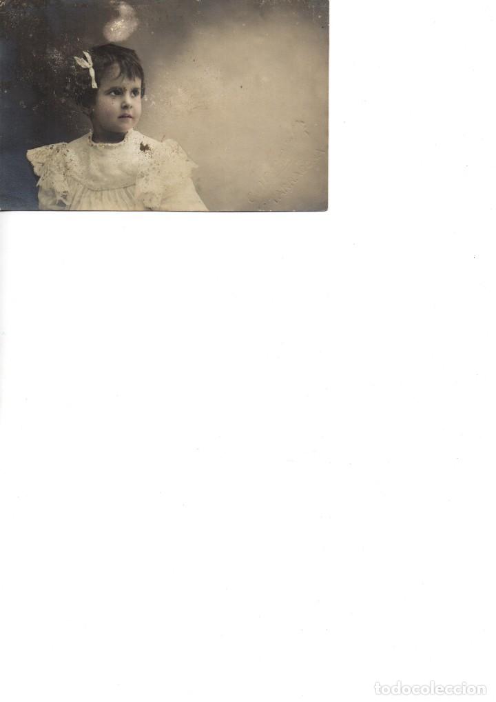 Postales: ni&ntilde;a con cara de enfadada sin circular - Foto 1