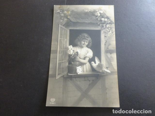 Postales: NI&Ntilde;A CON FLORES Y PALOMA POSTAL - Foto 1
