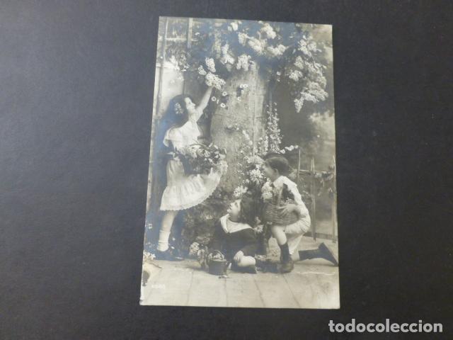 Postales: NI&Ntilde;OS CON FLORES POSTAL - Foto 1