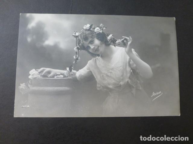 Postales: NI&Ntilde;A CON FLORES POSTAL - Foto 1