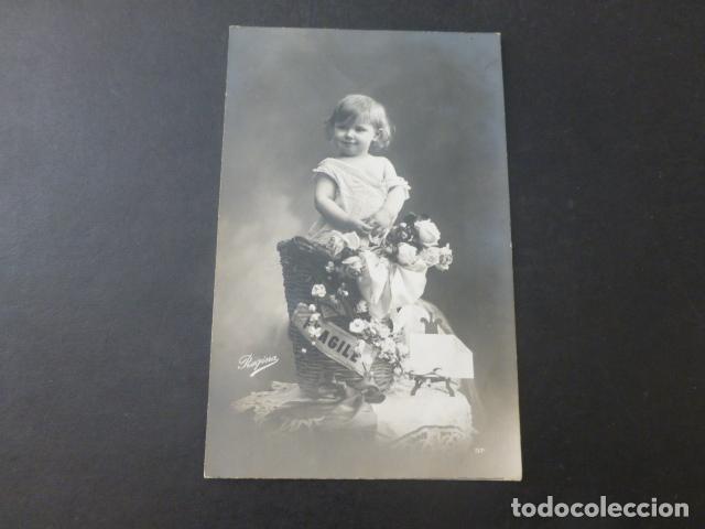 Postales: NI&Ntilde;A CON FLORES POSTAL - Foto 1