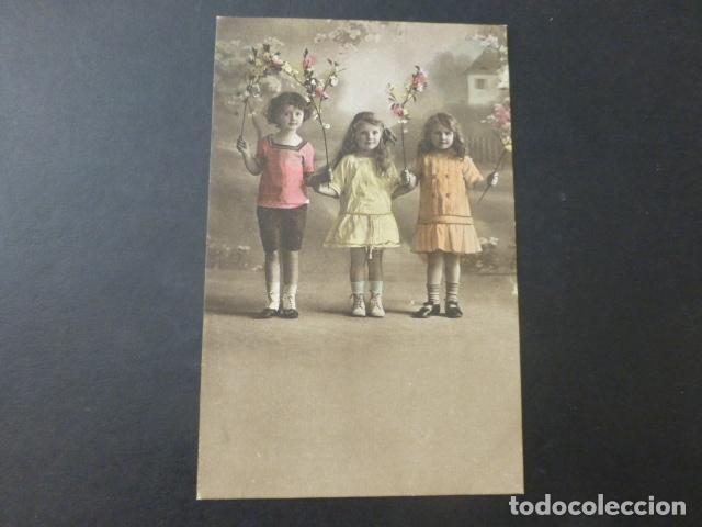 Postales: NI&Ntilde;OS CON FLORES POSTAL - Foto 1