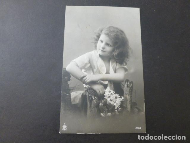 Postales: NI&Ntilde;A CON FLORES POSTAL - Foto 1