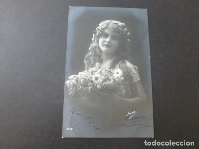 Postales: NI&Ntilde;A CON FLORES POSTAL - Foto 1