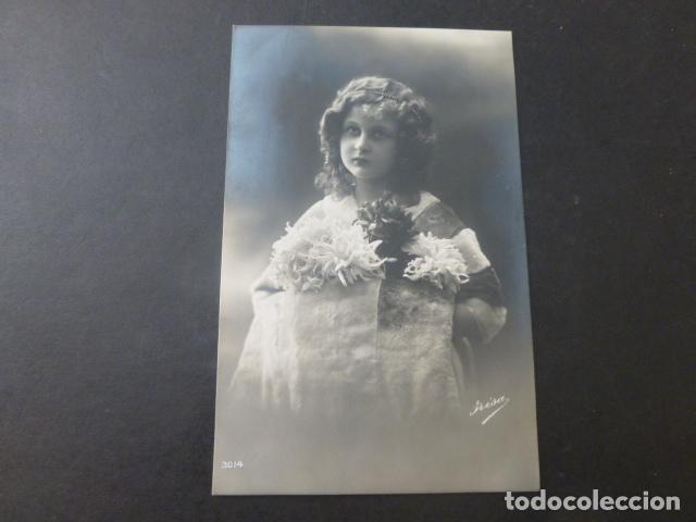 Postales: NI&Ntilde;A CON FLORES POSTAL - Foto 1