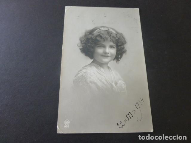 Postales: NI&Ntilde;A ELEGANTE CON DIADEMA POSTAL - Foto 1