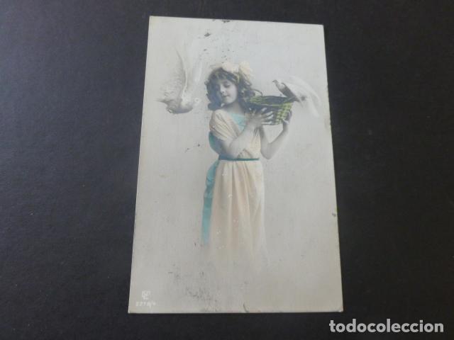 Postales: NI&Ntilde;A CON PALOMAS POSTAL - Foto 1
