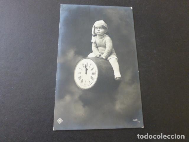 Postales: NI&Ntilde;O CON RELOJ POSTAL - Foto 1