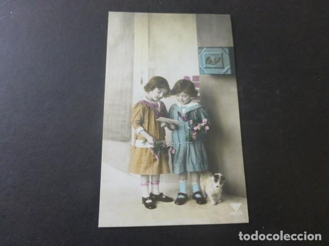 Postales: NI&Ntilde;AS CON FLORES POSTAL - Foto 1