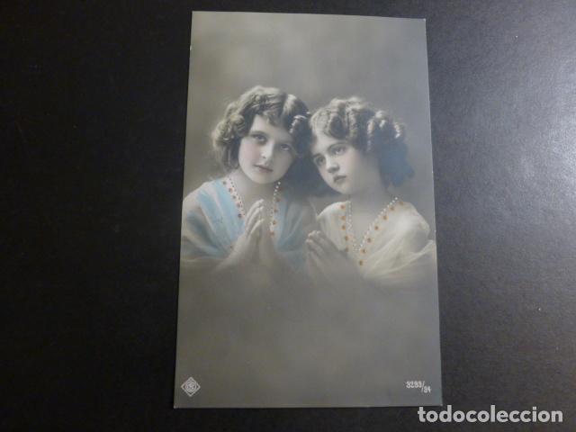 Postales: NI&Ntilde;AS REZANDO POSTAL - Foto 1