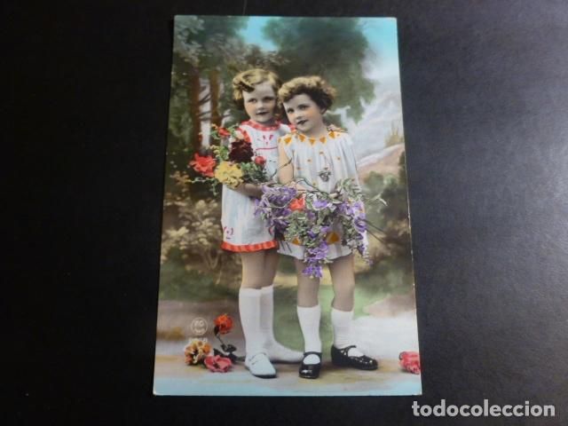 Postales: NI&Ntilde;AS CON FLORES POSTAL - Foto 1