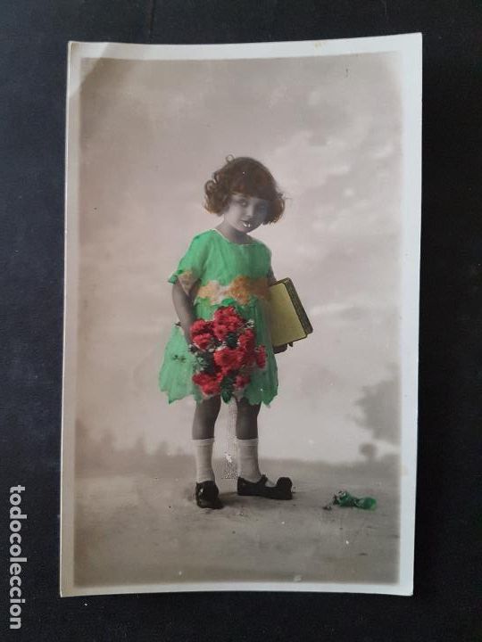 Postales: NI&Ntilde;A CON LIBROS Y FLORES POSTAL - Foto 1