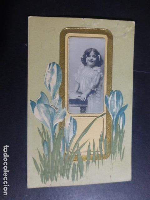 Postales: NI&Ntilde;A CON FLORES POSTAL - Foto 1