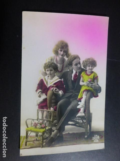 Postales: NI&Ntilde;OS CON PADRES POSTAL - Foto 1