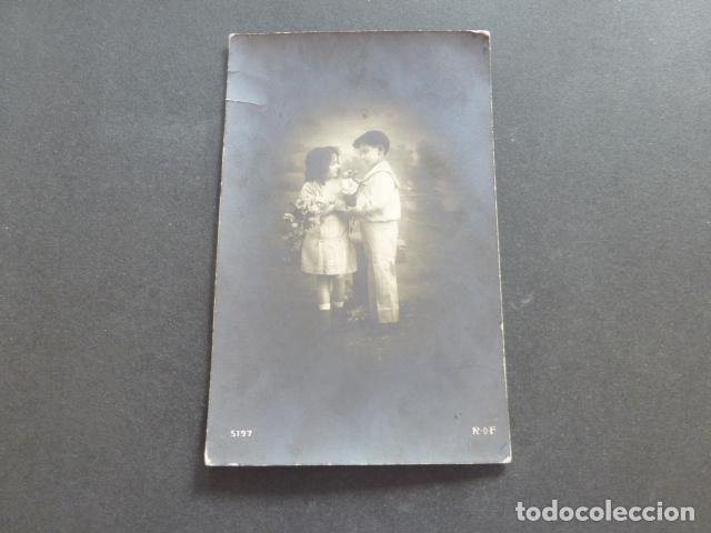 Postales: NI&Ntilde;OS CON FLORES POSTAL - Foto 1