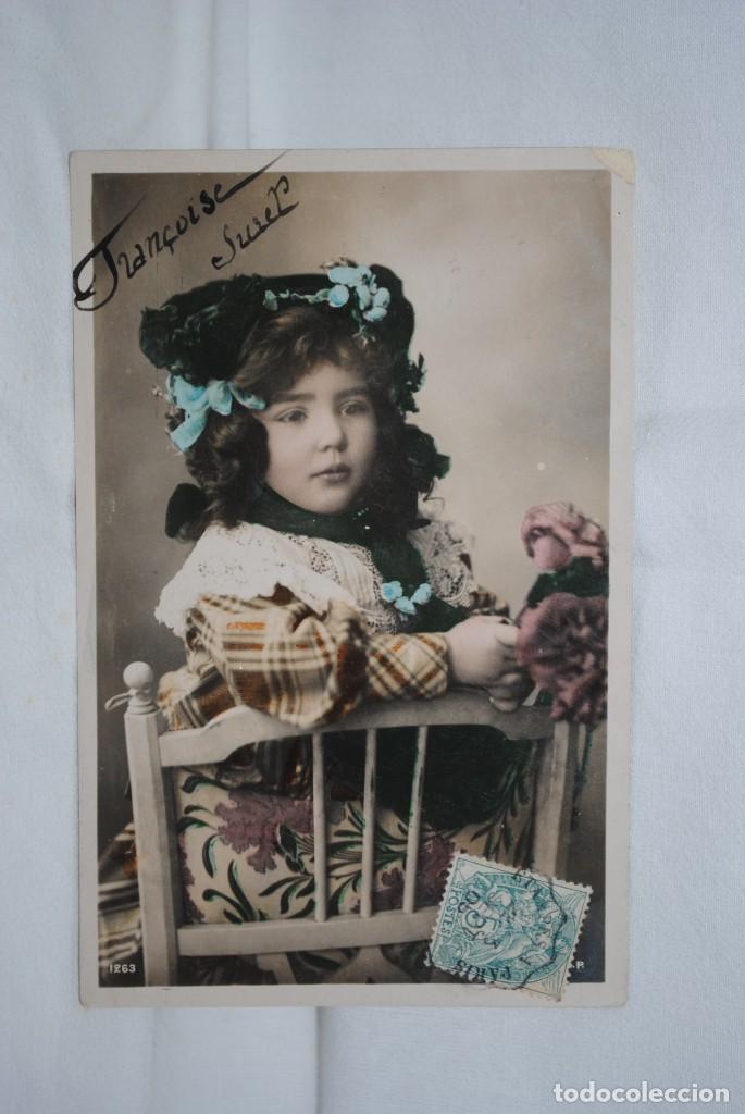 Postales: NI&Ntilde;A CON MO&Ntilde;AS CELESTES - Foto 1