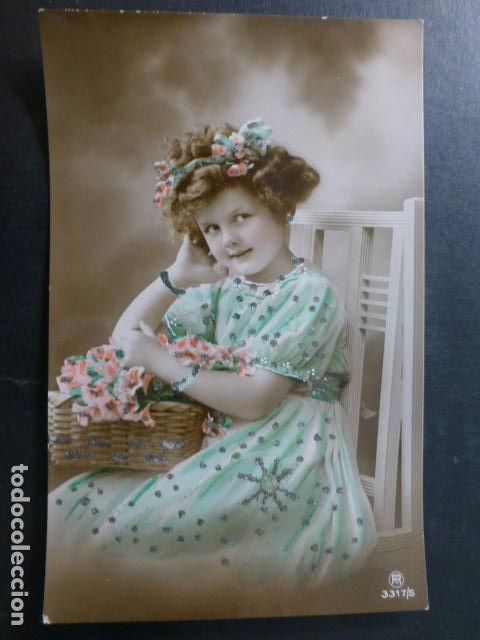 Postales: NI&Ntilde;A CON FLORES POSTAL - Foto 1